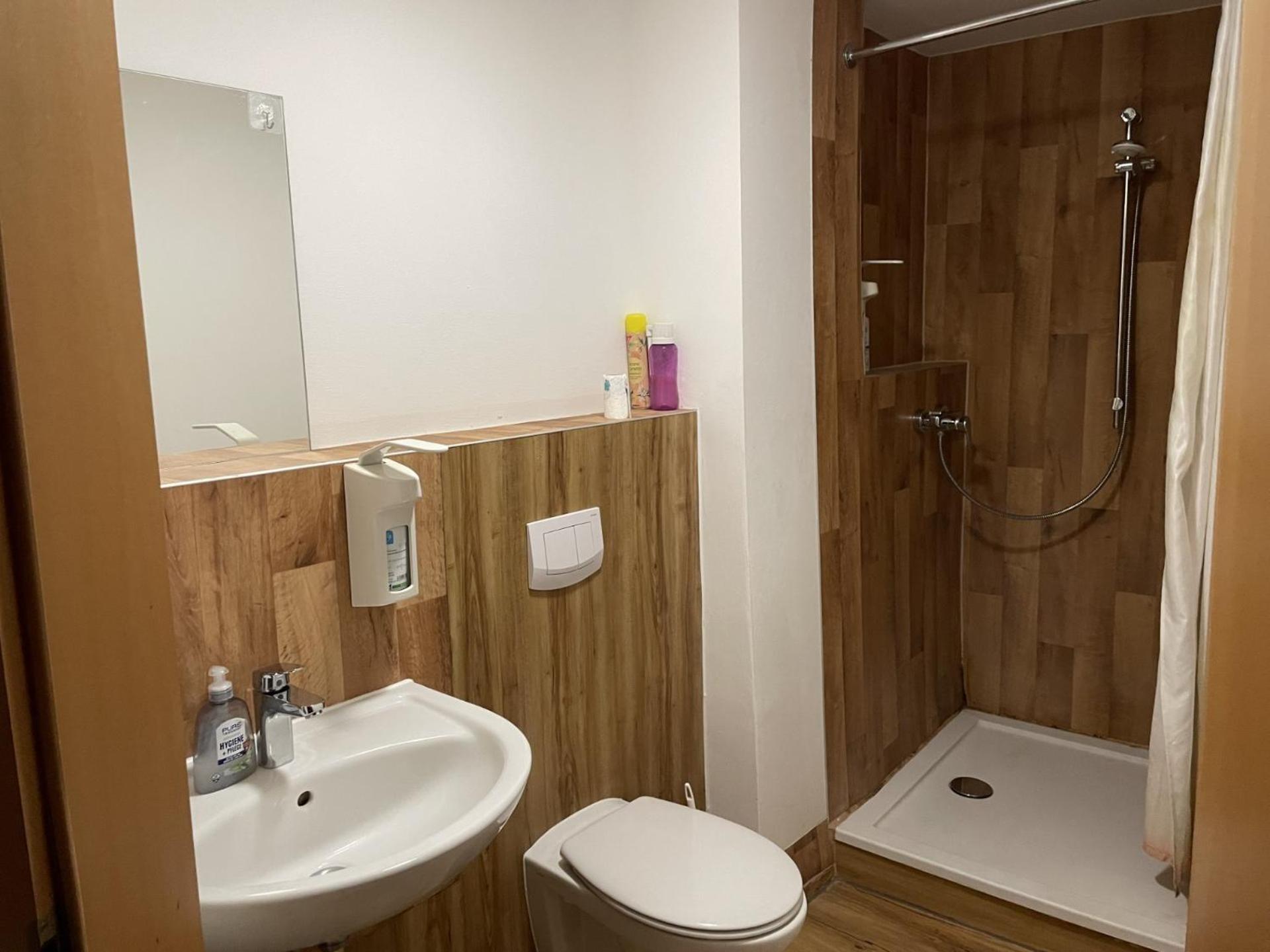 Personalwohnheim Altenpflege Foditsch زَنكت يوهَن الغرفة الصورة